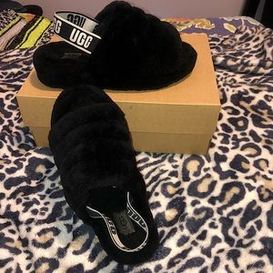 Women’s UGG Fluffy Yeah Slides size 8